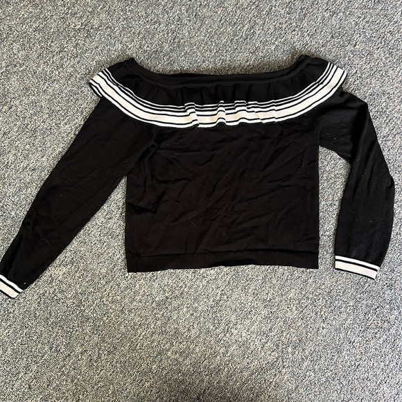 Off-the-shoulder Sweater - Picture 1 of 1